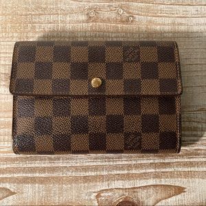 ❌SOLD❌💕Louis Vuitton Damier Ebene Wallet💕